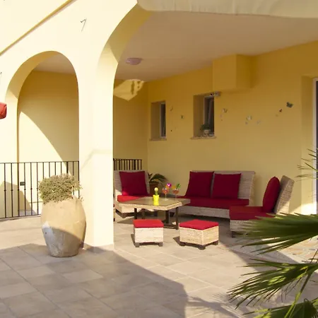 Donnalina فندق مبيت وإفطار 4*