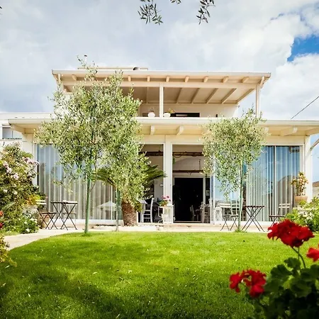 多娜林纳住宿加早餐旅馆 4*